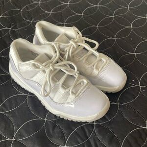 Jordan 11 girls size 1 light purple patent worn no box